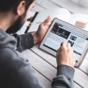 Creative Staffing News source: https://www.pexels.com/photo/man-using-stylus-pen-for-touching-the-digital-tablet-screen-6335/